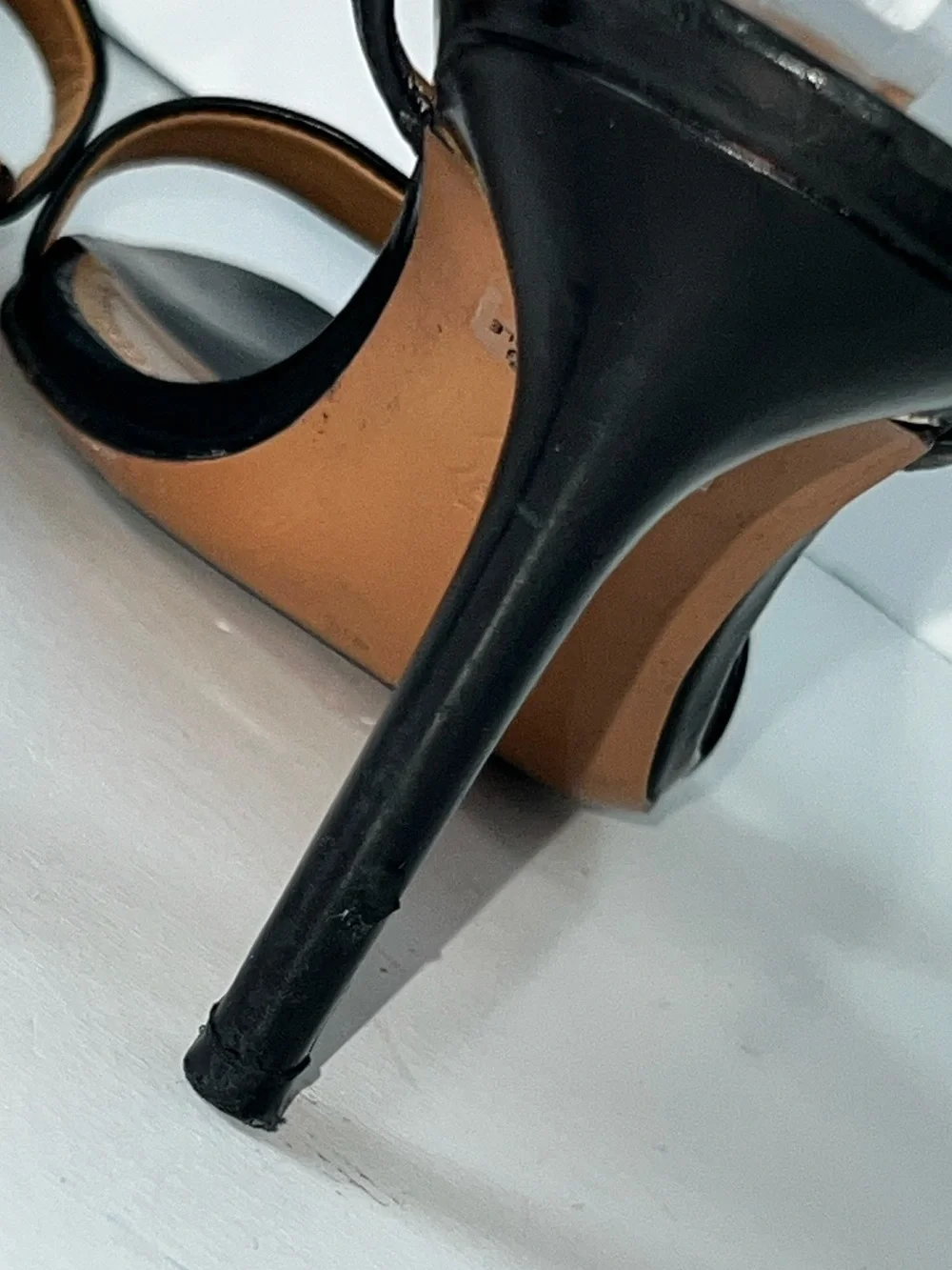 Tory Burch Elana black leather strappy heel sandal Sz 9